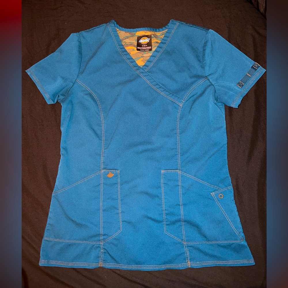 Size small Dickies scrub top